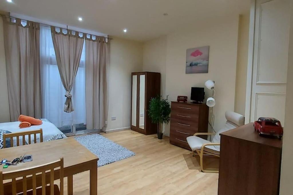 47b Aparthotel *